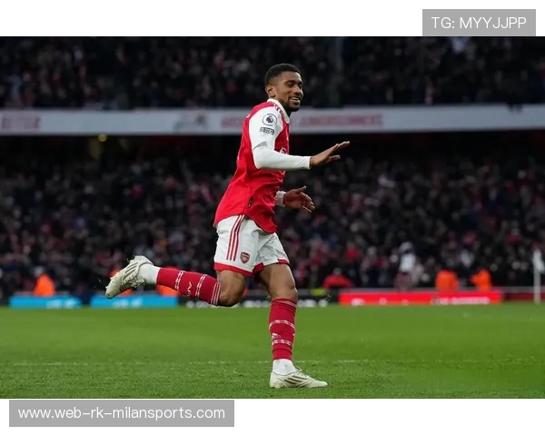 埃弗顿进攻犀利，伊沃比远射得分：一场精彩的进攻展现